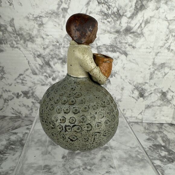 Vintage UCTCI Japanese Pottery Figurine Girl Carrying Pot Green Bell Dress - Picture 4 of 6